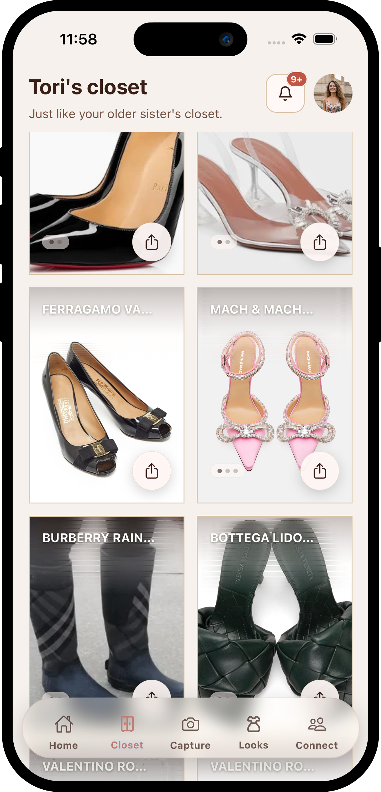 App screen showing a shared closet grid with available items and borrowing requests.